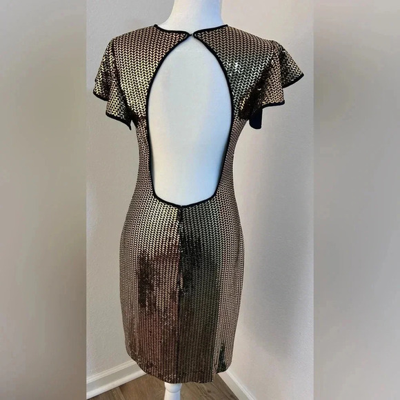 Naeem Khan Flutter Cap Sleeve Open Back Gold Sequin Dress - Picture 6 of 14